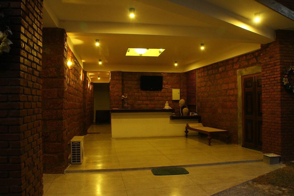 Lanka Bangla Inn Villas Restaurant & Travels Katunayaka Eksteriør billede