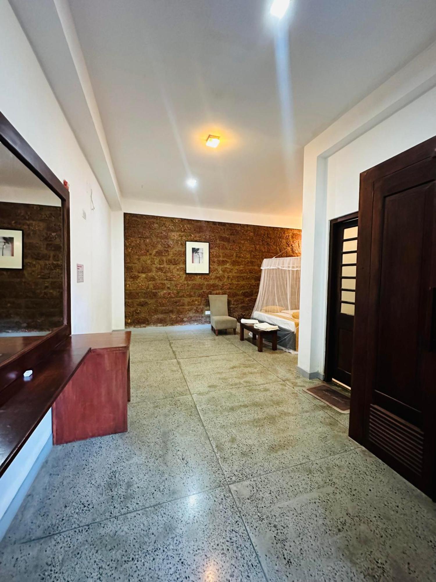 Lanka Bangla Inn Villas Restaurant & Travels Katunayaka Eksteriør billede