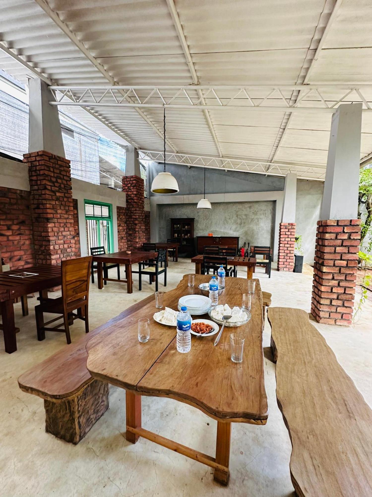 Lanka Bangla Inn Villas Restaurant & Travels Katunayaka Eksteriør billede