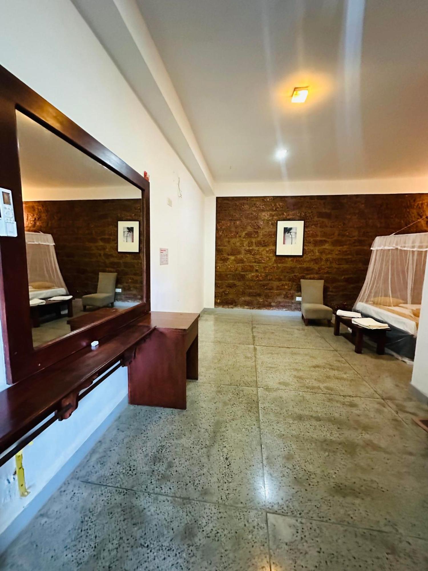 Lanka Bangla Inn Villas Restaurant & Travels Katunayaka Eksteriør billede