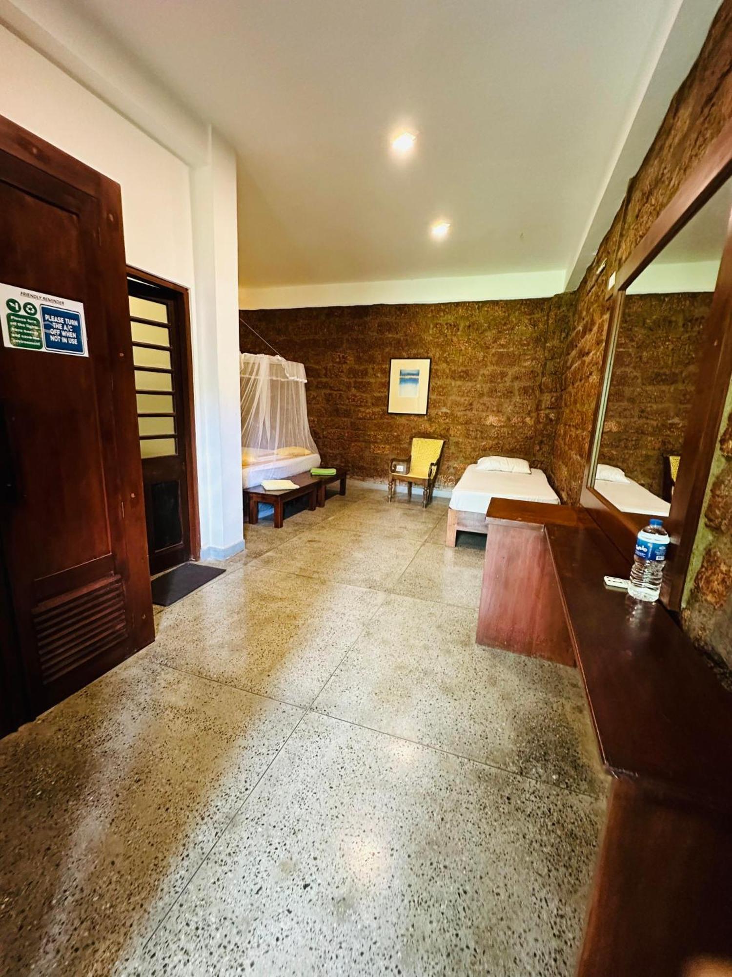 Lanka Bangla Inn Villas Restaurant & Travels Katunayaka Eksteriør billede