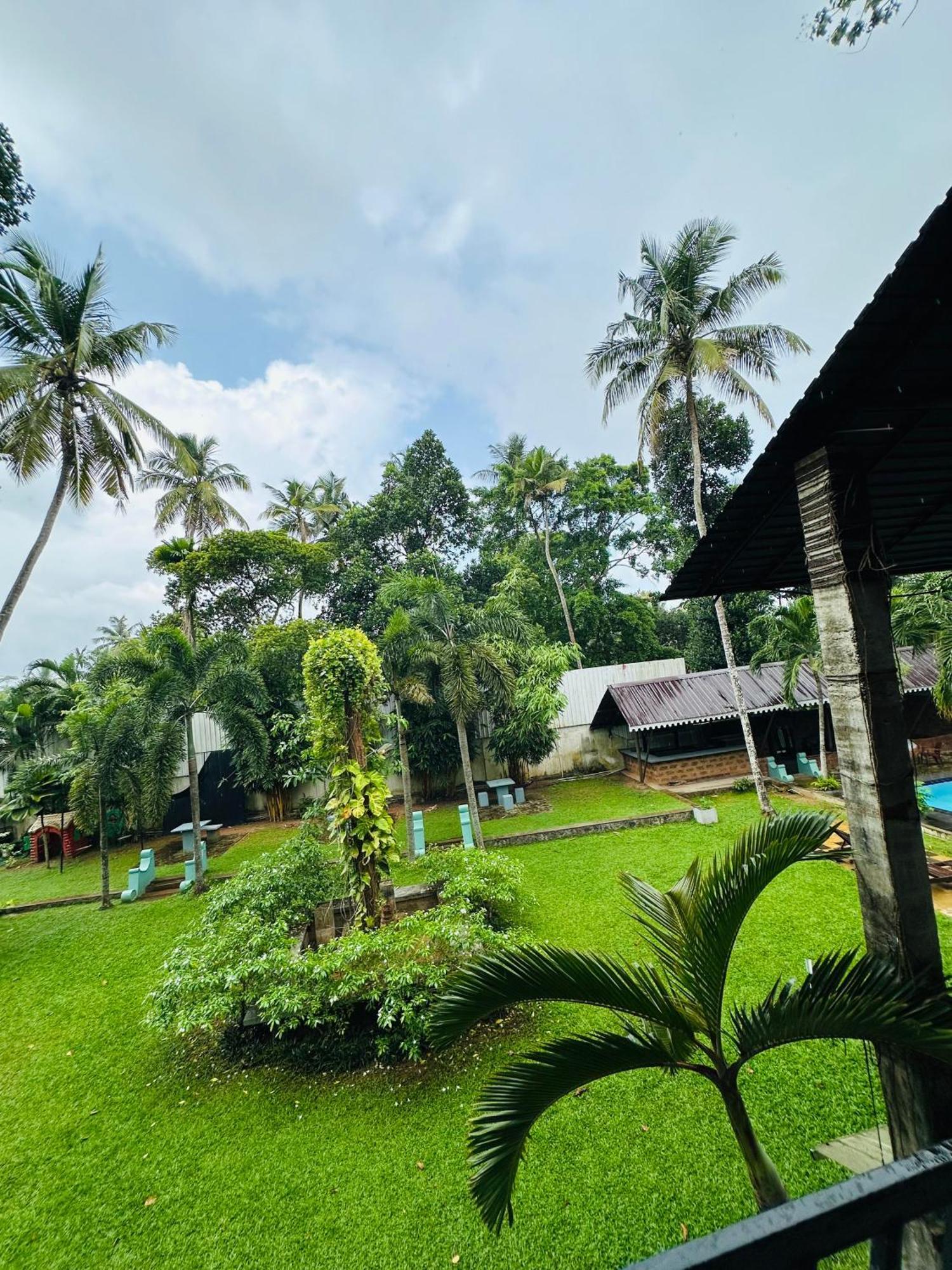 Lanka Bangla Inn Villas Restaurant & Travels Katunayaka Eksteriør billede