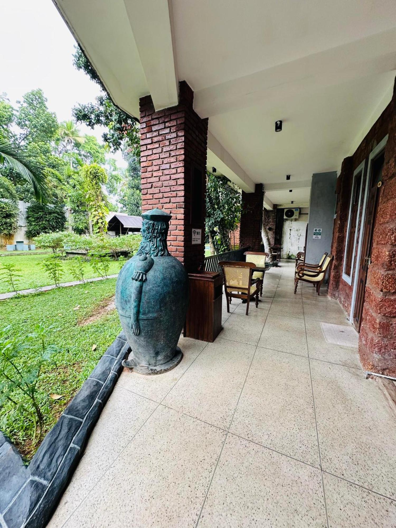 Lanka Bangla Inn Villas Restaurant & Travels Katunayaka Eksteriør billede