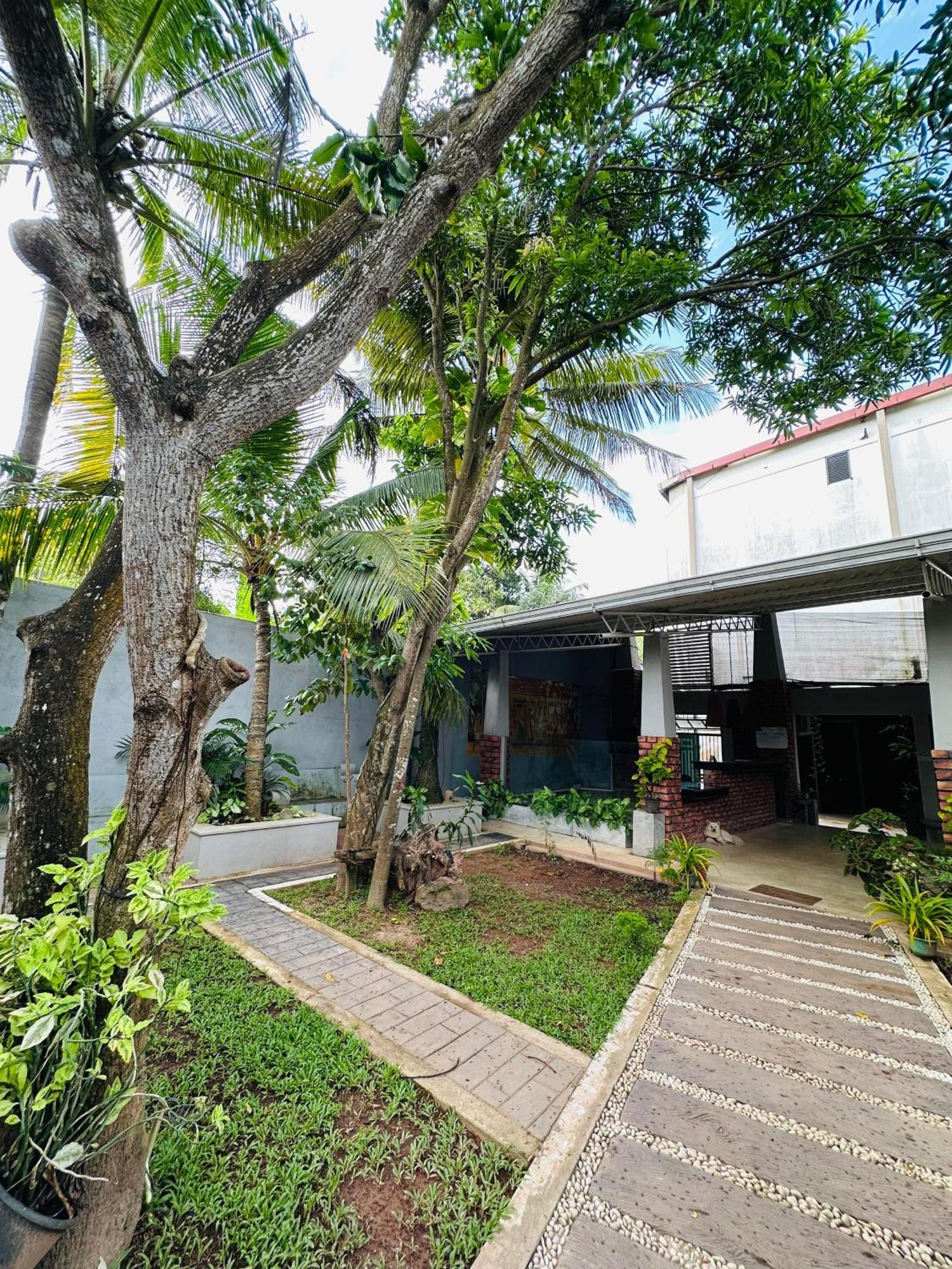 Lanka Bangla Inn Villas Restaurant & Travels Katunayaka Eksteriør billede