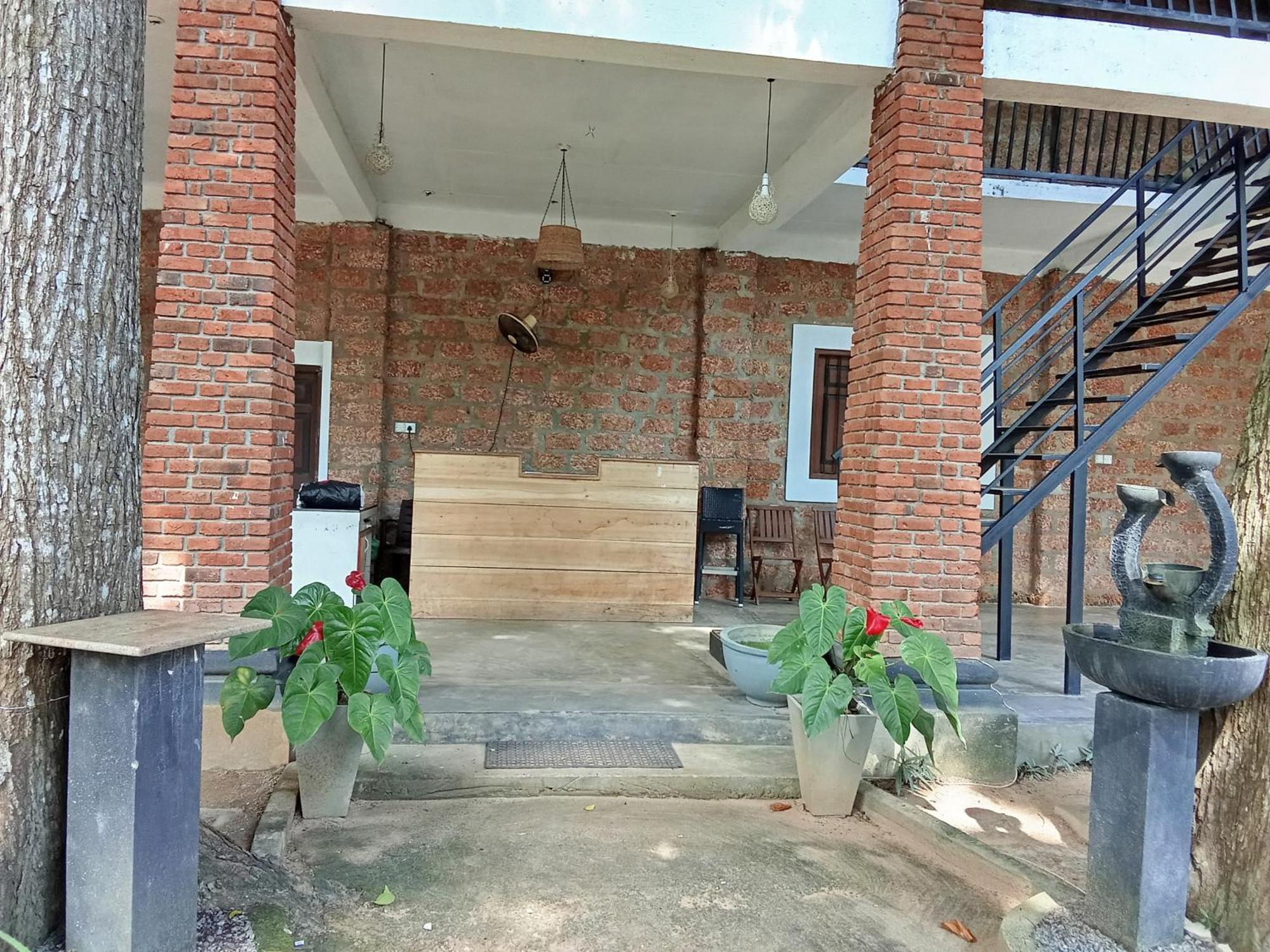 Lanka Bangla Inn Villas Restaurant & Travels Katunayaka Eksteriør billede